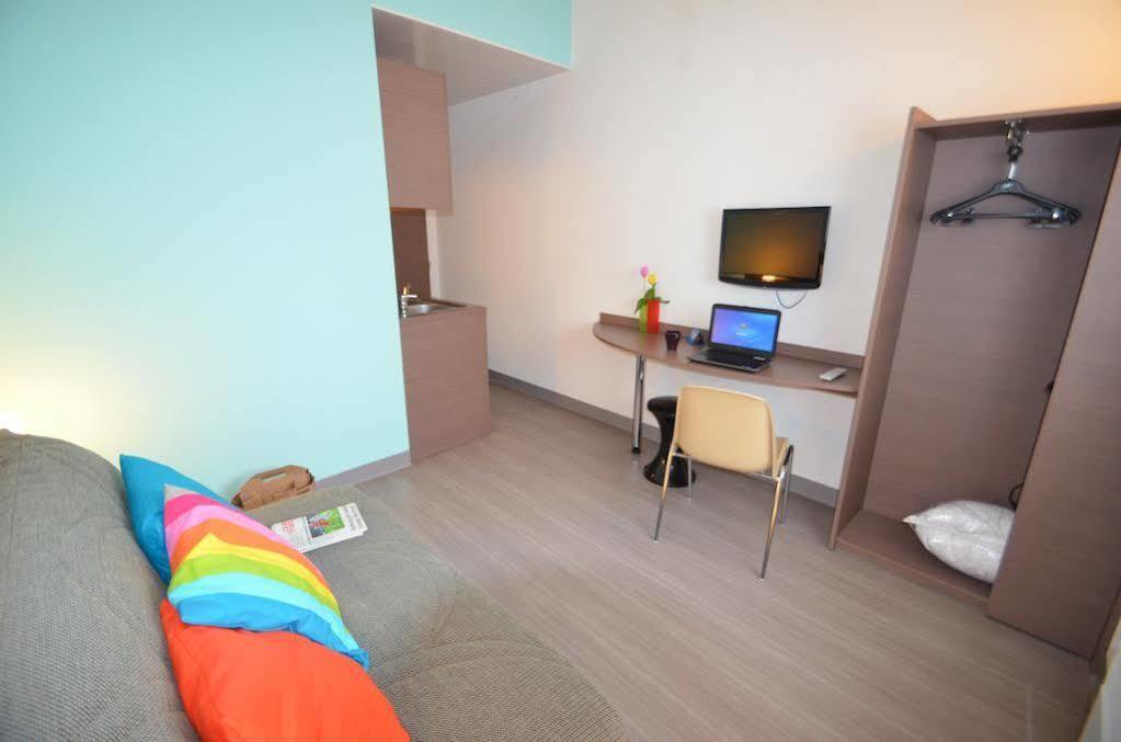 Pauseome Apparthotel Кан Экстерьер фото